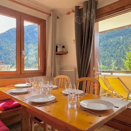 Le Levasset Vue Montagne Proche Pistes La Plagne